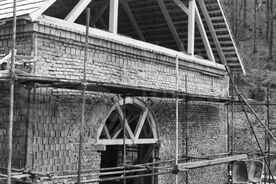 5_ Výstavba rekonstrukce hamru v Mlýnské dolině, 1985 / Building the reconstruction of the tilt-hammer in Water Mill Valley, 1985
