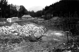 3_ Výkopové práce a terénní úpravy před výstavbou hamru v Mlýnské dolině, 1985 / Excavation work and landscaping before construction of the tilt-hammer in Water Mill Valley, 1985