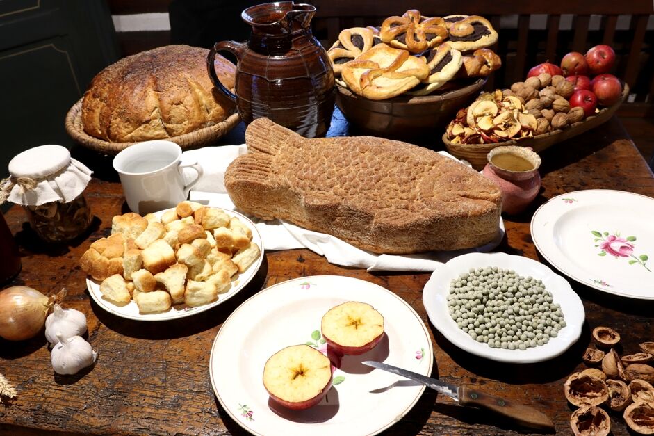 Štědrovečerní tabule v domku čp. 159, 2024. Foto: Pavel Bulena, Muzeum v přírodě Vysočina