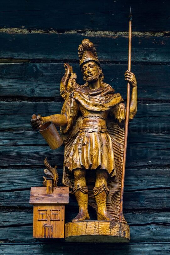Svatý Florián, dřevořezba, ak. sochař Ambrož Špetík, konec 60. let. 20. století, foto Jan Kolář, 3. 8. 2023