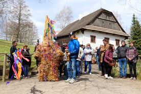 V roce 2022 představili na Veselém Kopci obyčej vodění jidáše chlapci z vesnice Vinary, 2022. Foto: Pavel Bulena, Muzeum v přírodě Vysočina